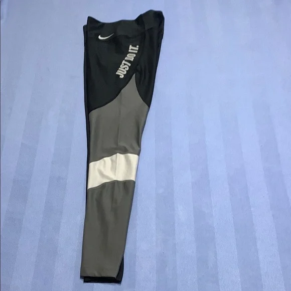 NEW NIKE WOMEN'S POWER GRAPHIC COLOR BLOCK TIGHTS BLK/GRY SZ SMALL (933785 010) - Picture 5 of 6